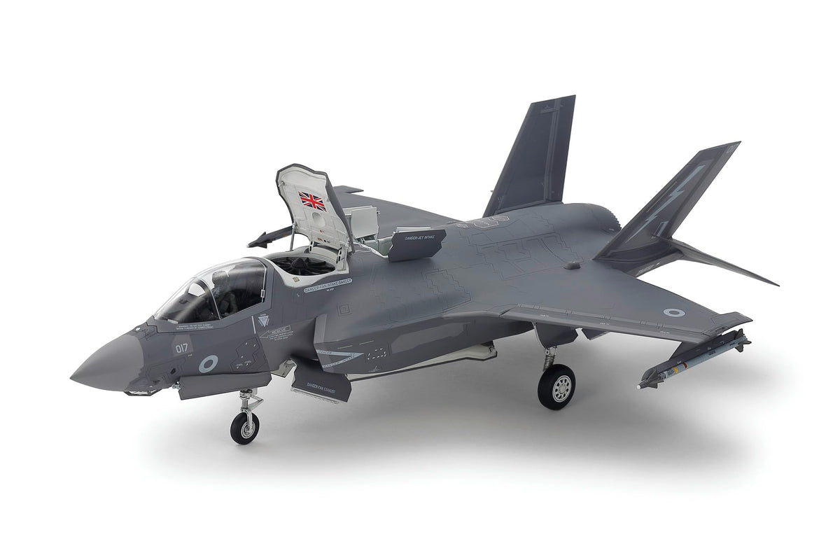 1:72 F-35B Lightning II Plastic Model Kit J18696