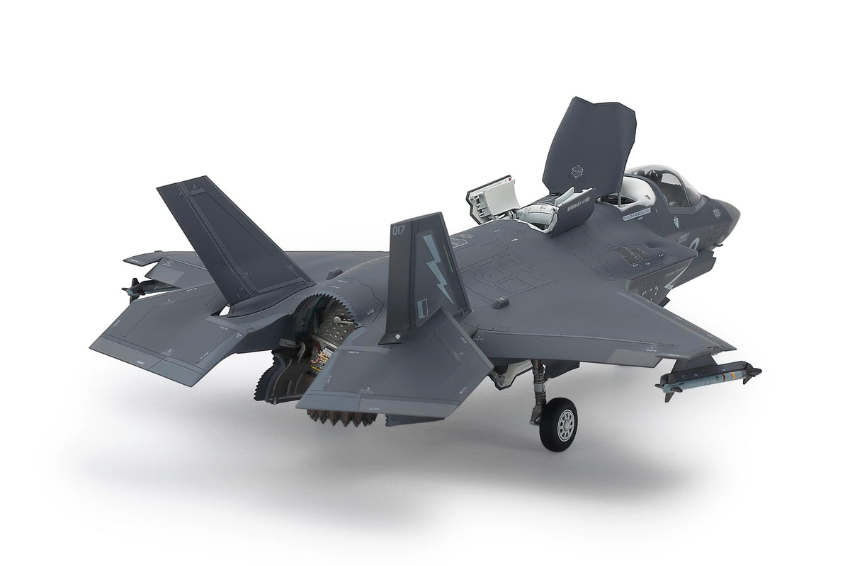 1:72 F-35B Lightning II Plastic Model Kit J18696