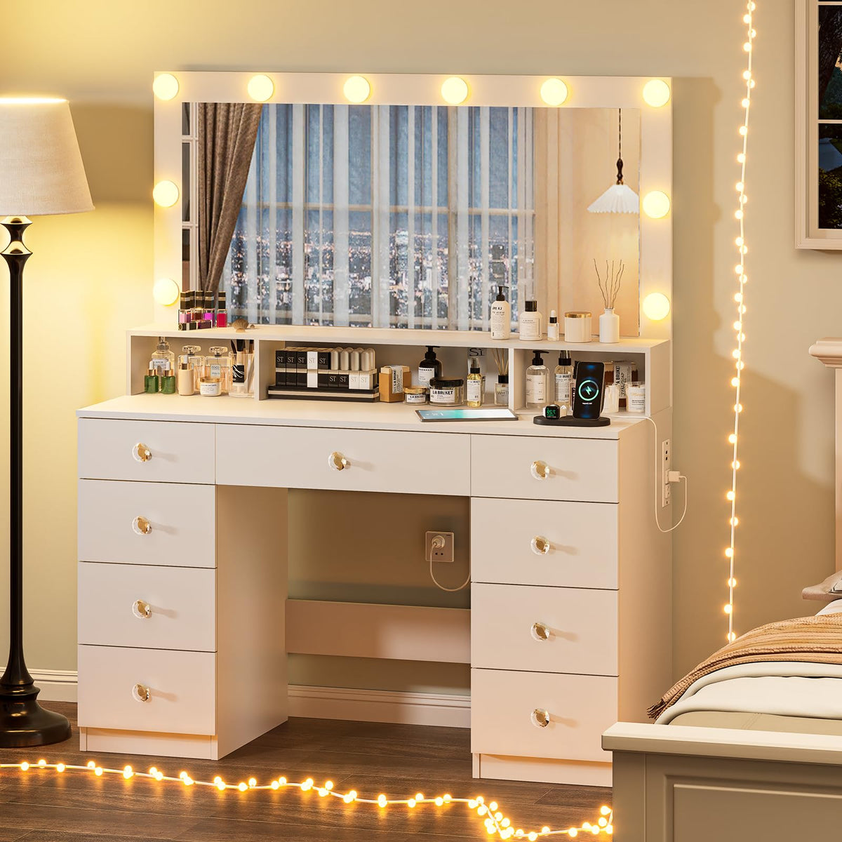 White 9 Drawer Vanity with Lighted Mirror Y27642