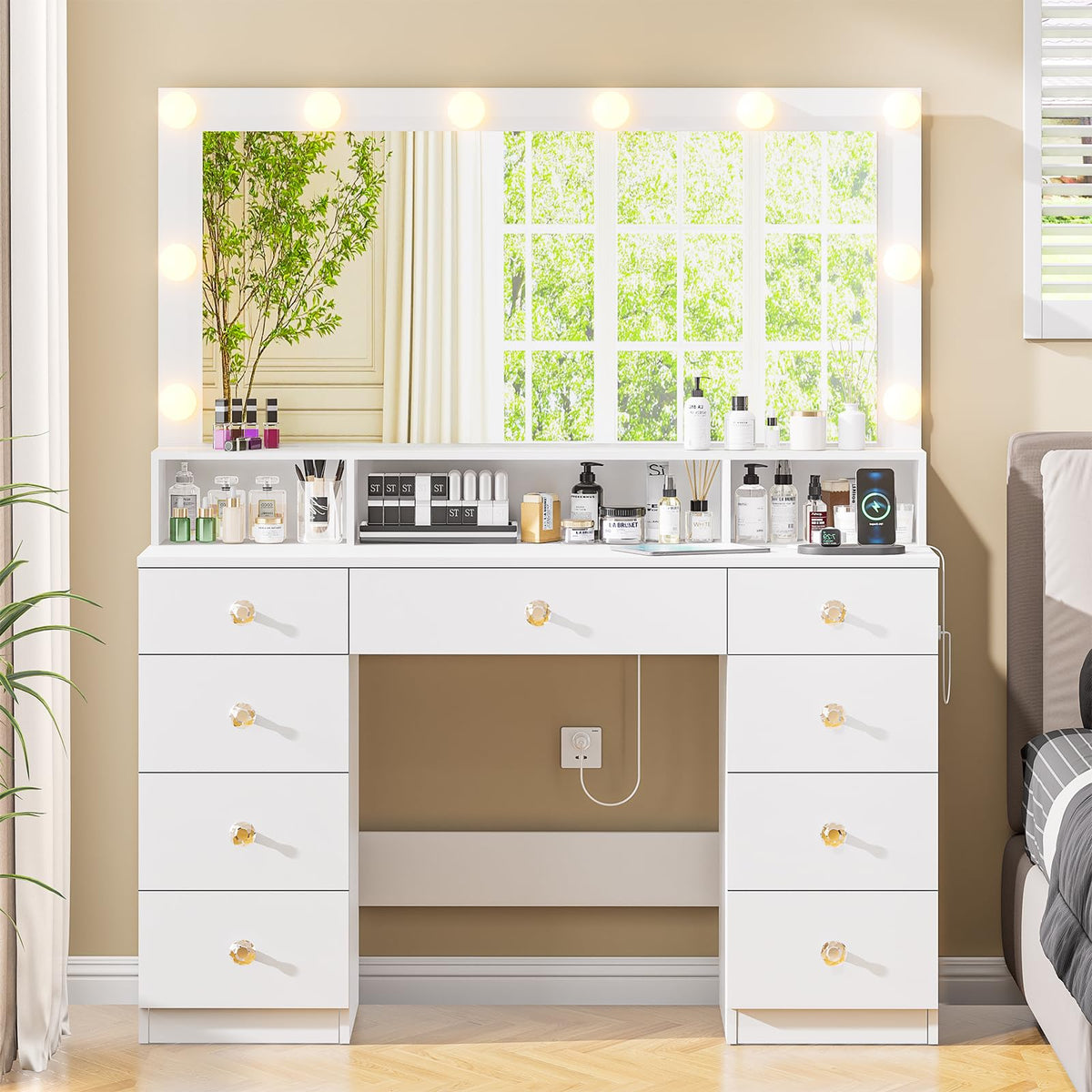 White 9 Drawer Vanity with Lighted Mirror Y27642