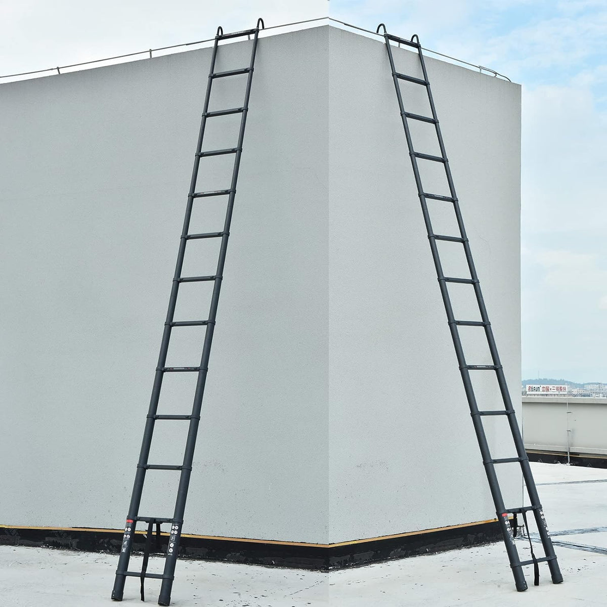 20.3ft Aluminum Telescoping Ladder with Roof Hooks I39661